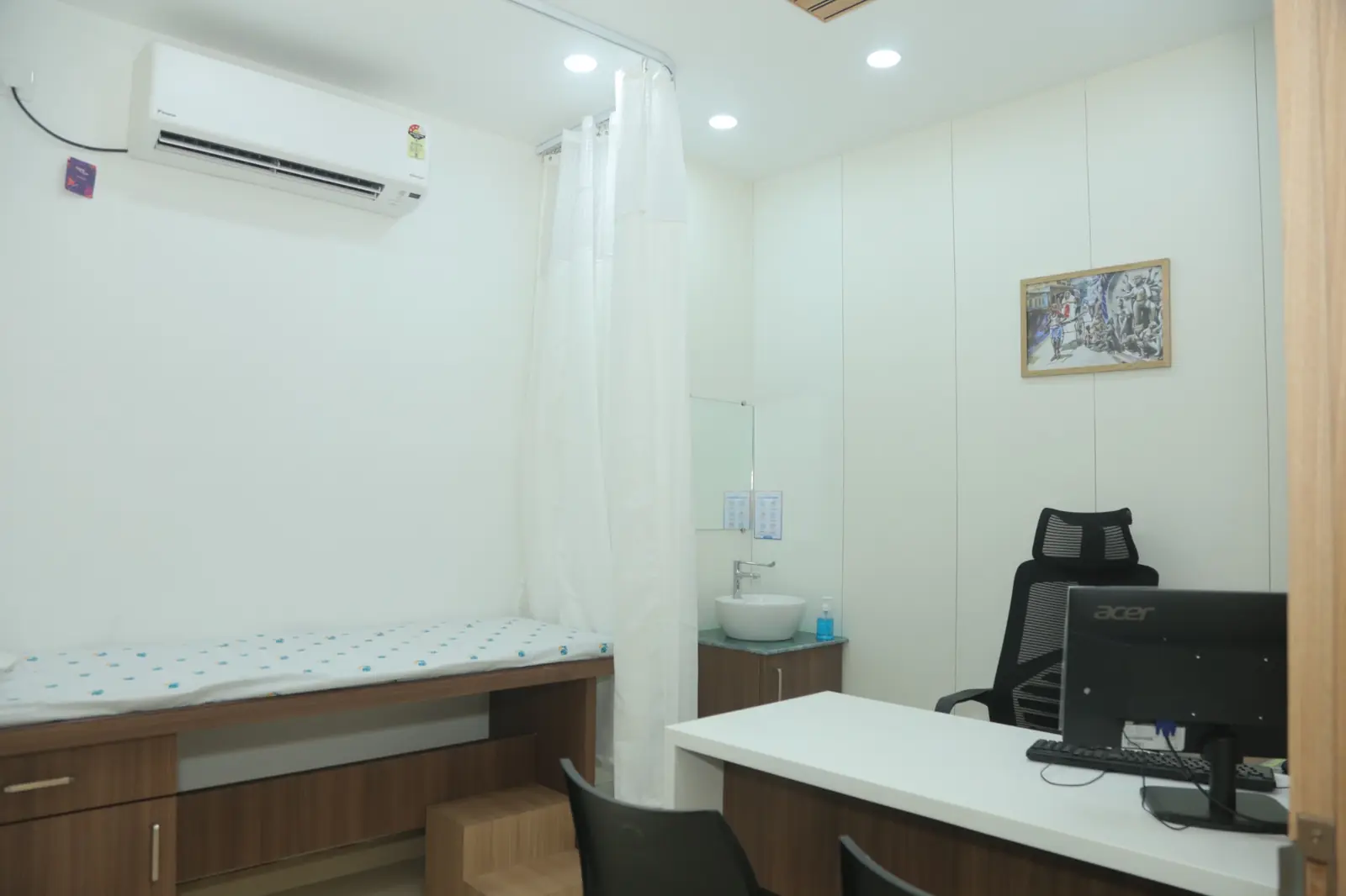 Doctor consultation room at Apollo Clinic Jabalpur