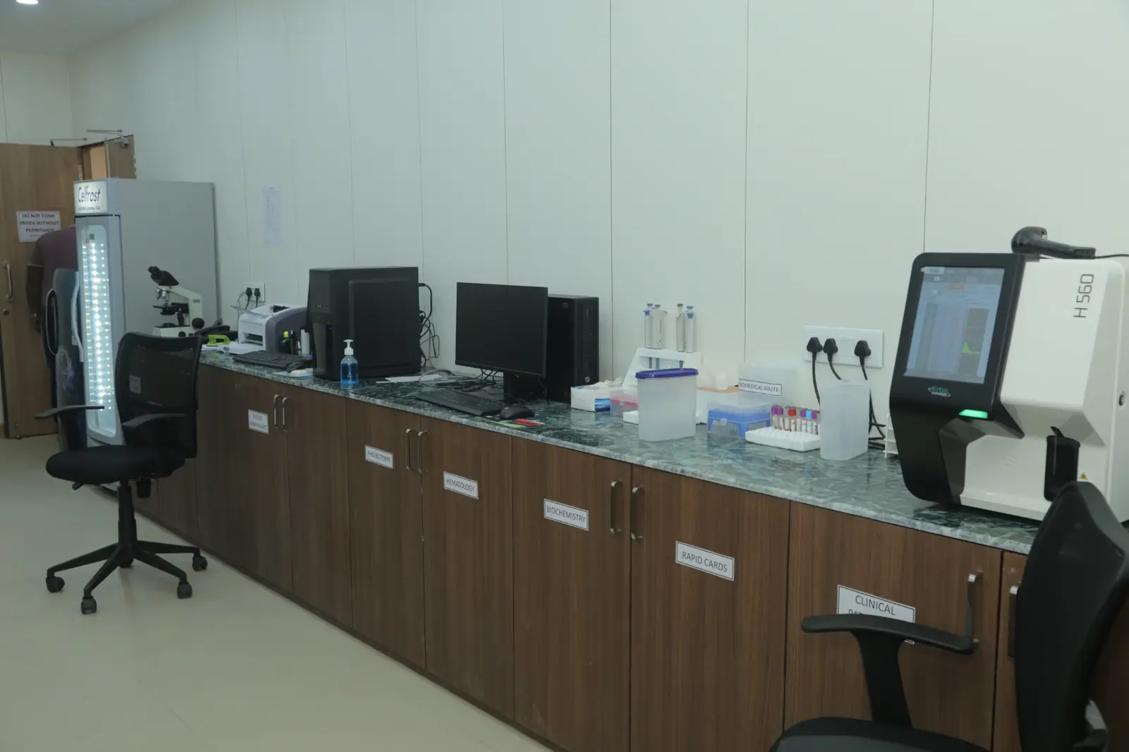 Pathology laboratory at Apollo Clinic Jabalpur